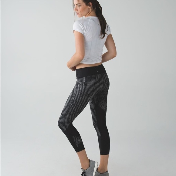 Lululemon Pace Rival Crop *Full-On Luxtreme size 4 - Picture 6 of 9